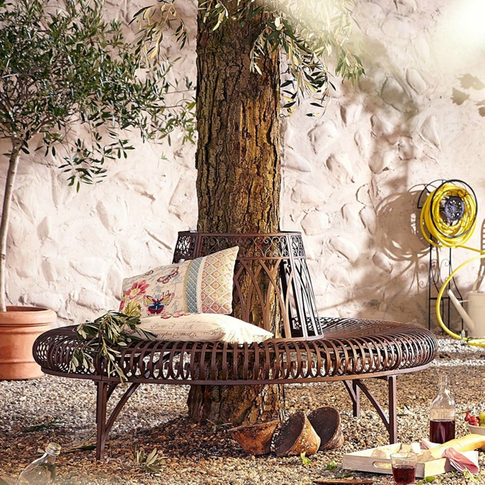 par exemple c'est un banc de jardin d'arbre en fer