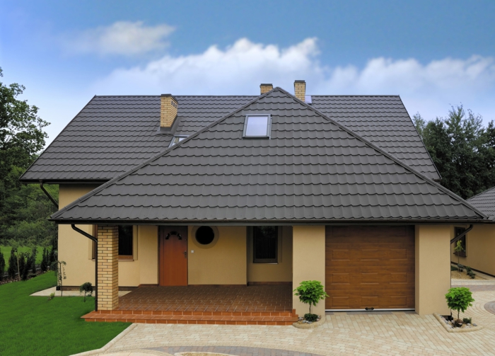 par exemple c'est une maison avec toiture bac en acier