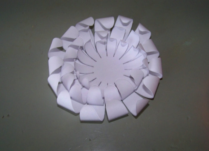 papier transformé en fleur