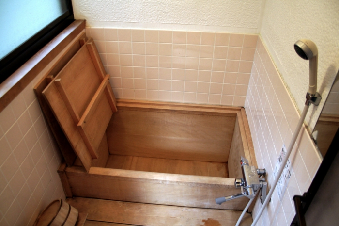 baignoire traditionnelle japon