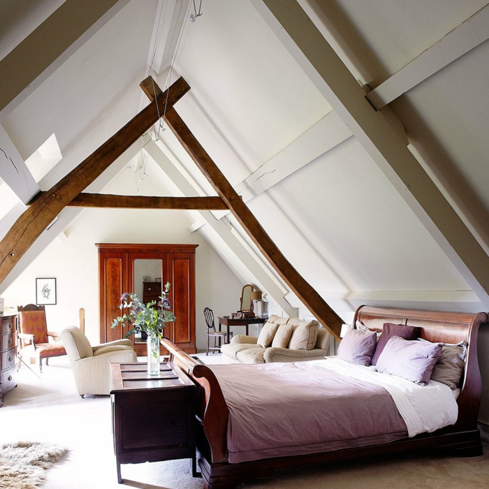aménagement de combles idée chambre meubles en bois couleurs chaudes et pastel