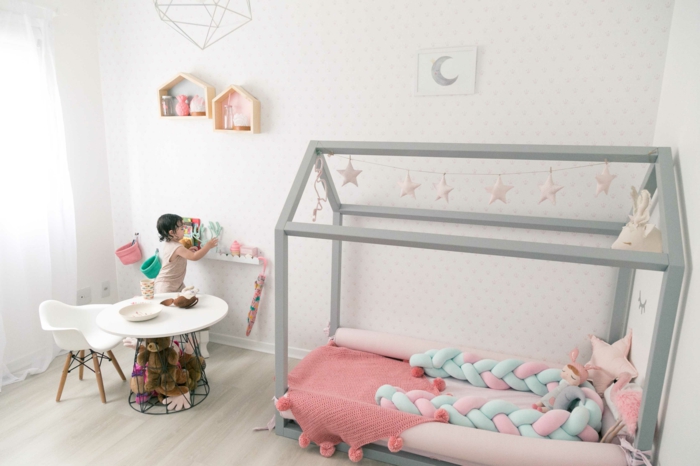 chambre montessori pour une fille