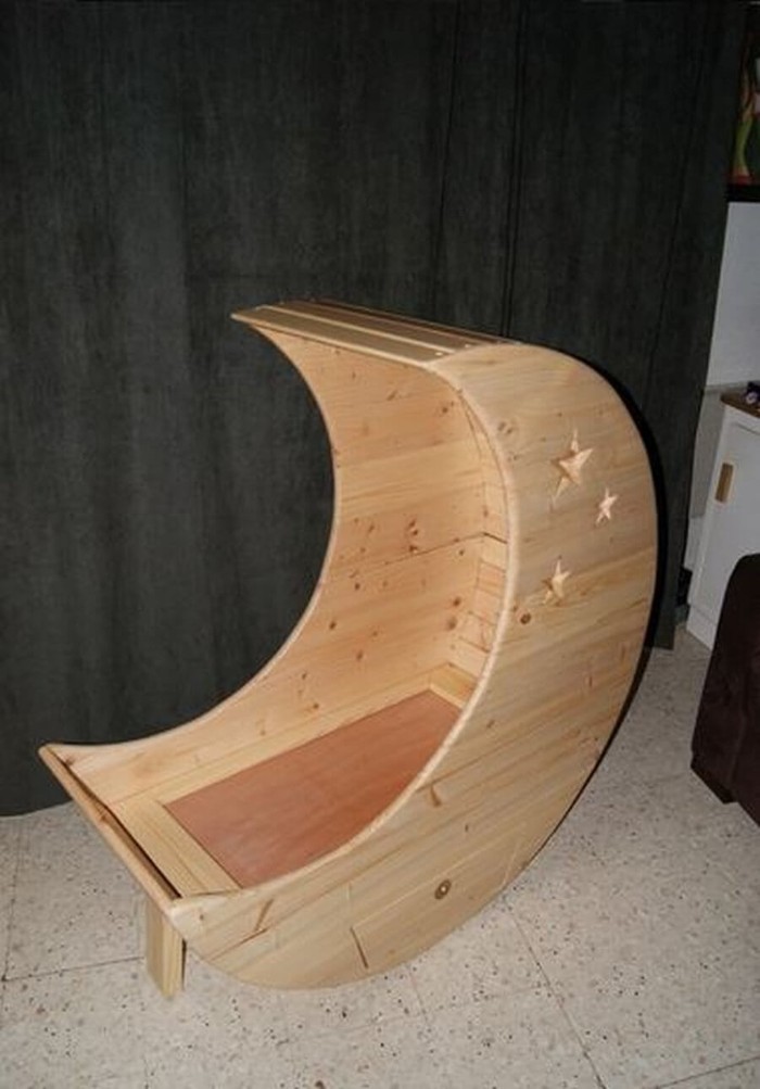 berceau lune en bois de palettes