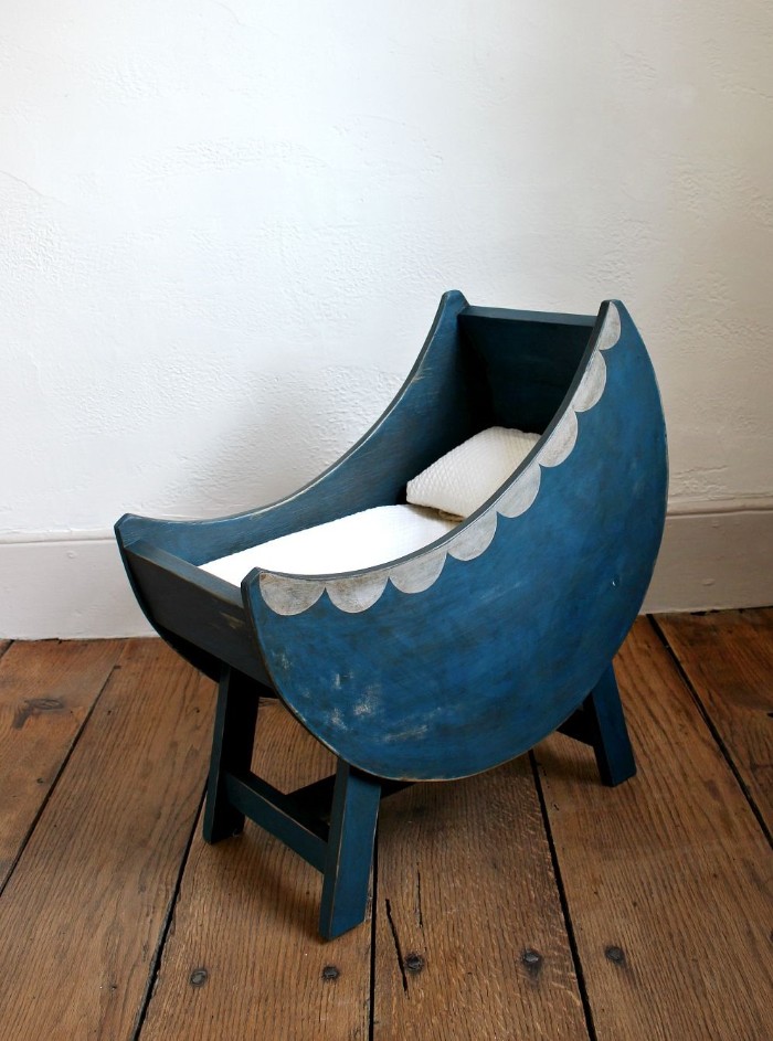 berceau lune en palettes pour bébé garçon