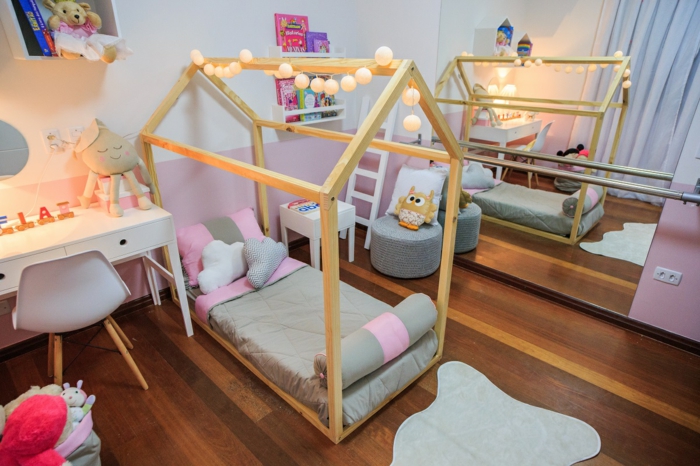 lit cabane montessori chambre enfant avec miroir