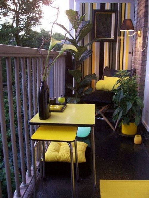 décoration petit balcon brise-vue en rayures
