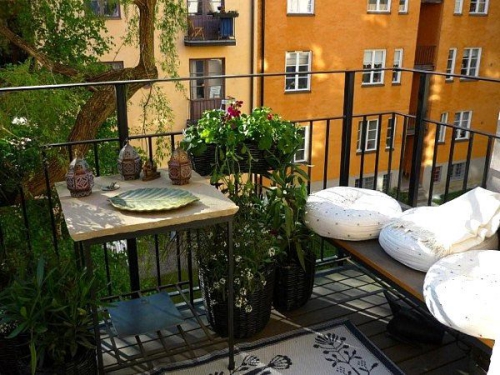idée barrière balcon sol en planches de bois