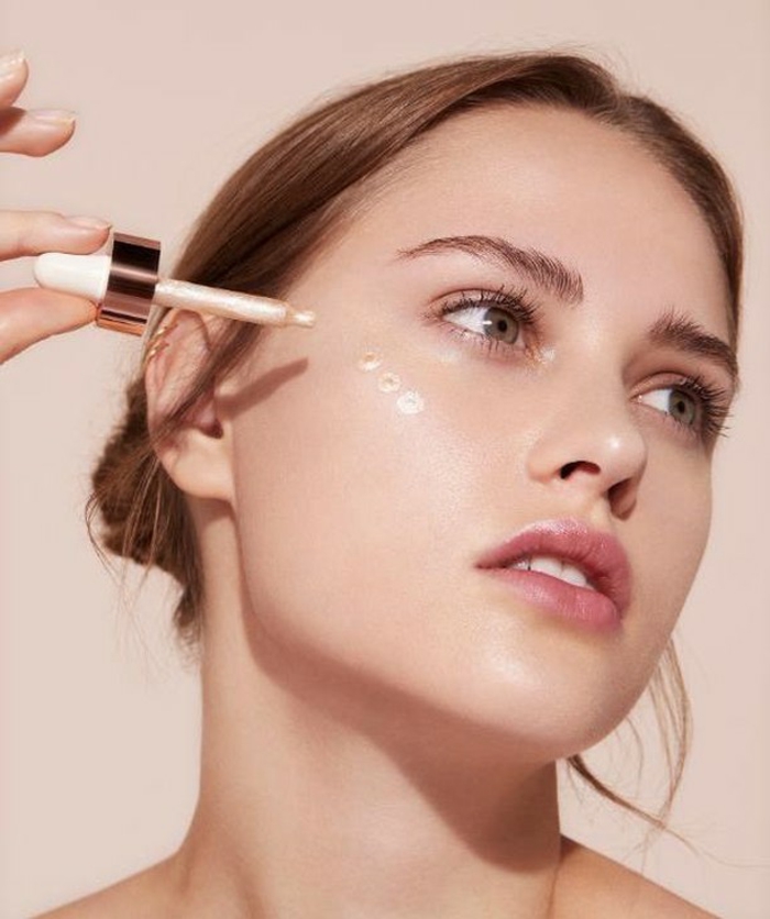 enlumineur pour un maquillage yoga skin