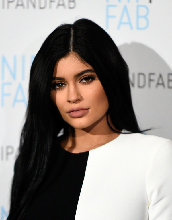 contouring visage rond kylie jenner