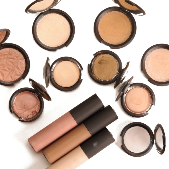 Highlighter Découvrez ses différentes méthodes d'application texture liquide crème poudre