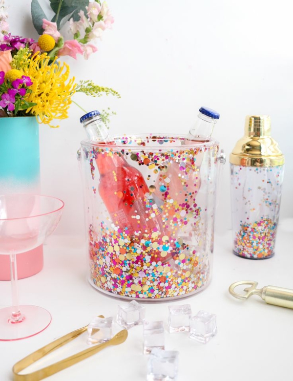 idée déco de table seau à glace fleuri diy avec des confettis
