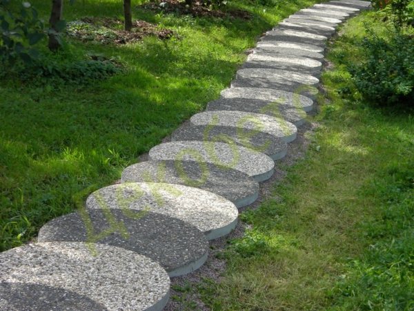 diy dalles de cheminement en gravier roulé