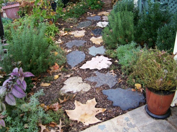 diy dalles de cheminement feuilles en béton