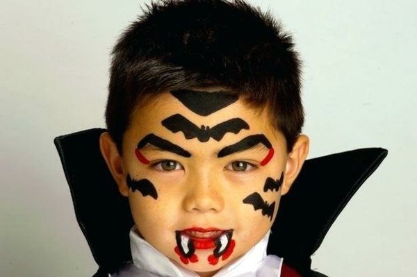 maquillage halloween enfant garçon dracula