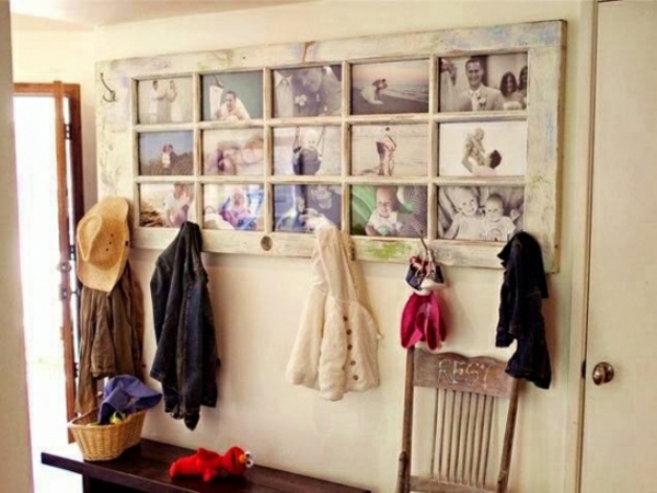 transformer une vieille porte en bois en meuble pratique tableau cadre photo