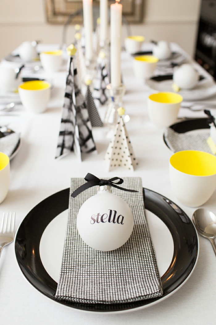 blanc, noir et jaune assiette de Noël déco féstive