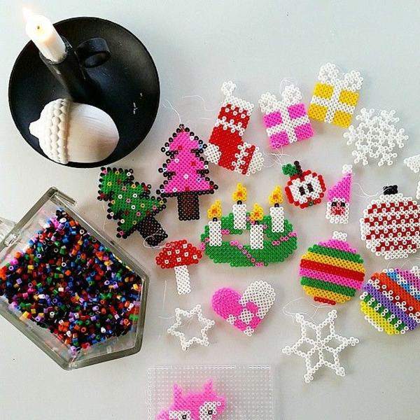 bricolage pour noël ornements de sapin en perles à repasser