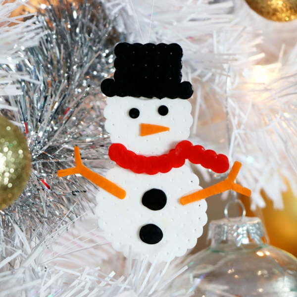 diy bonhomme de neige en perles à repasser