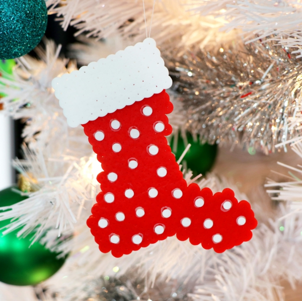 diy chaussette de noël en perles à repasser