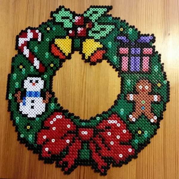 diy couronne de noël en perles à repasser