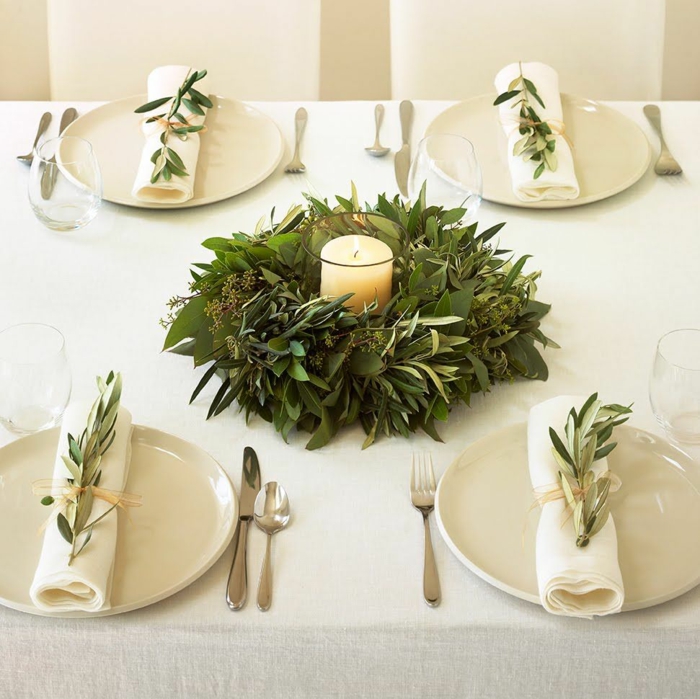 déco assiette de Noël avec eucalyptus