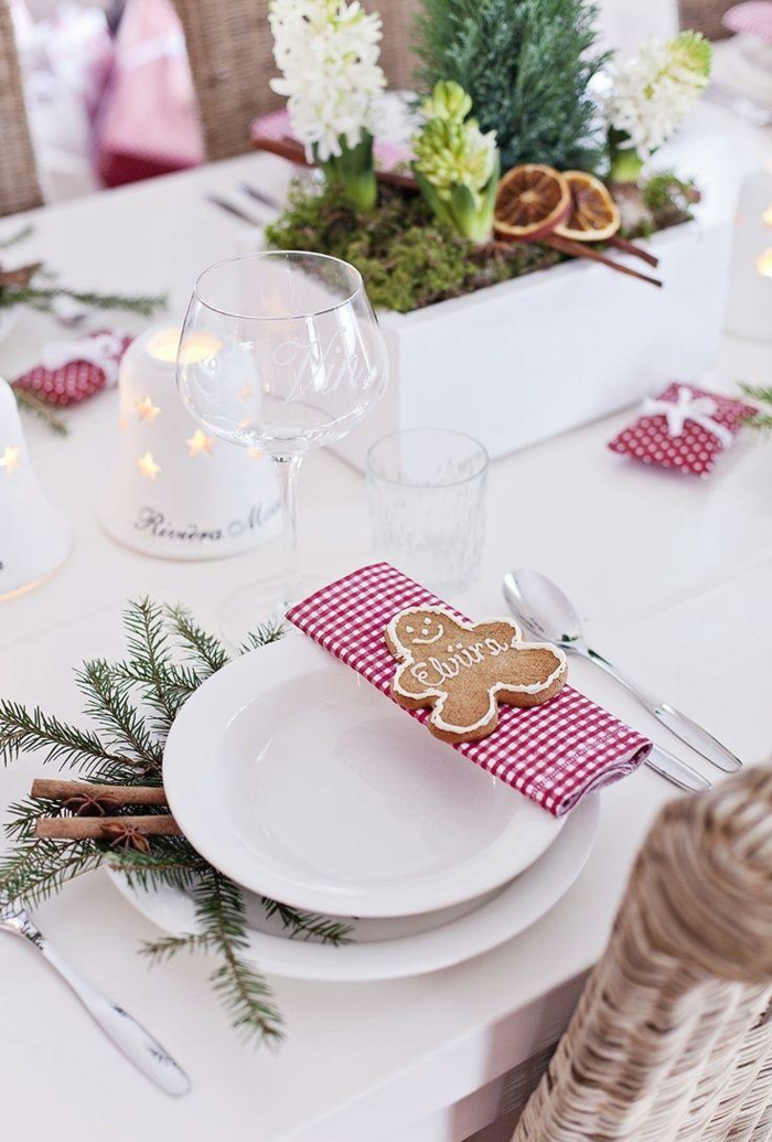 déco avec biscuit de noël assiette de Noël