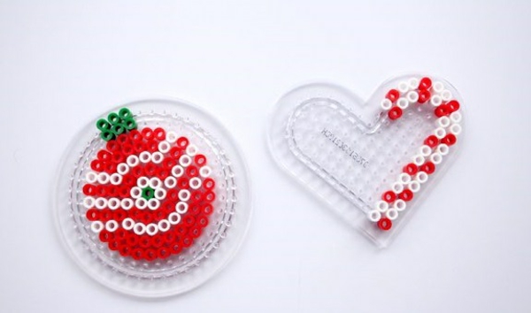 fabriquer des ornements de sapin en perles à repasser