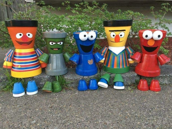 bricolage jardin avec des pots en terre cuite les muppets