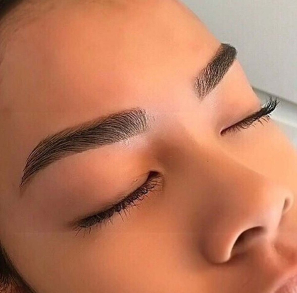 laminage sourcils également larges 