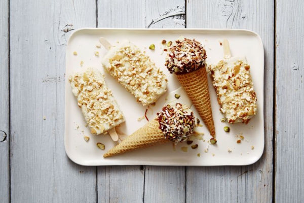 glace fait maison des cônes à toutes saveurs 