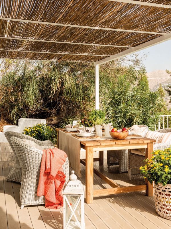 canisse pergola pour un coin de détente au jardin
