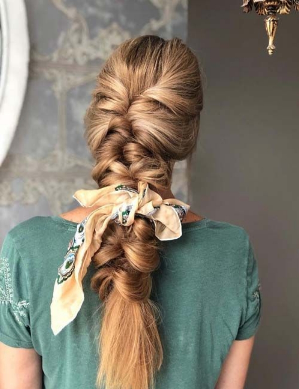 coiffure avec foulard tresse d'éphémère