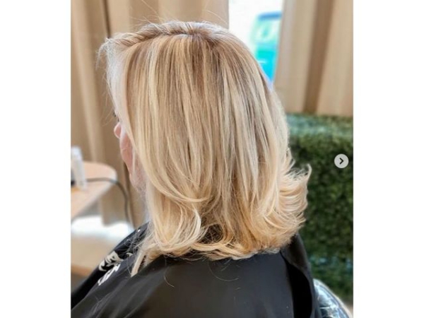 coiffure femme blonde souches caramel 