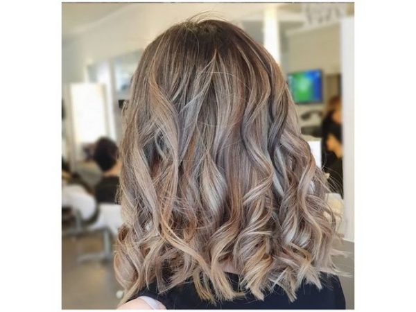 coiffure femme blonde trois nuances du blond 