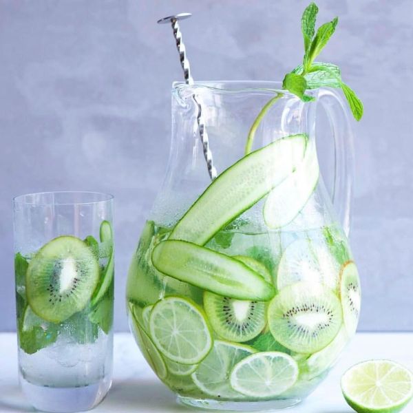 eau infusée au concombre, kiwi et citron