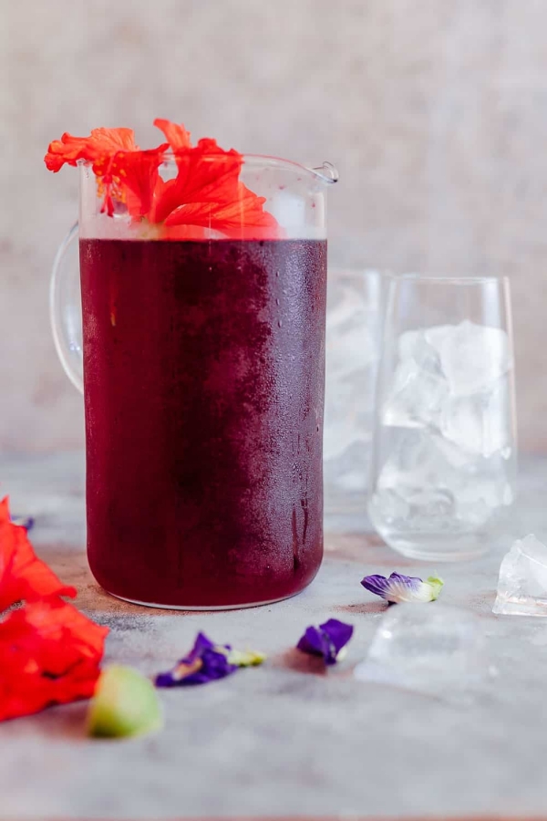 préparer du jus de bissap froid