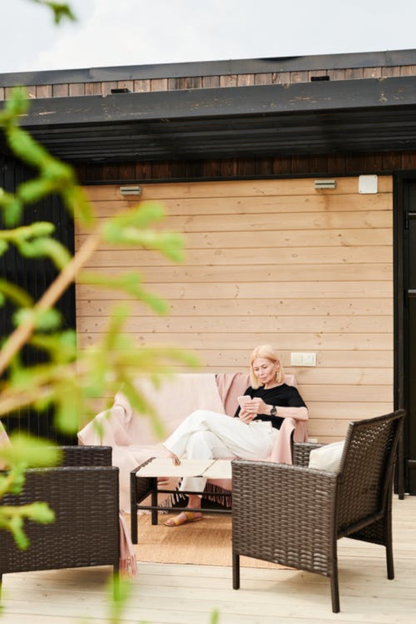 salon de jardin en rotin marron et beige