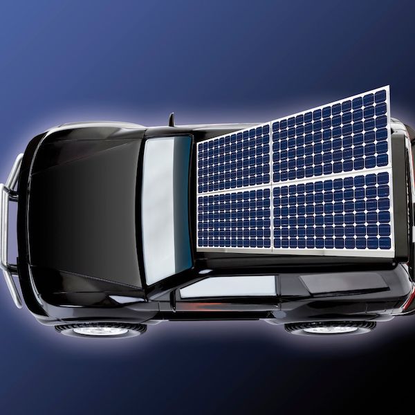 transport-écologique-campong-panneaux-solaires-au-dessus-d-une-voiture-camping-car panneaux solaires montés sur voiture ou camping car, transport écologique