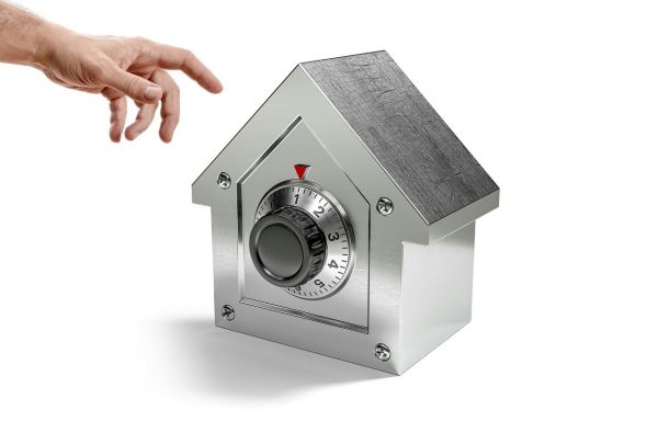 proteger-sa-maison-contre-les-cambriolages-bien-securiser-fermer-dissuader-cambrioleurs système d alarme pour protéger sa maison contre les cambriolages