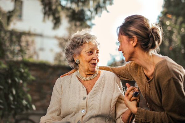 quels outils choisir pour aider une personne agee