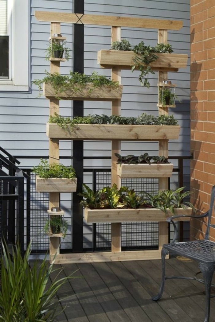 jardin vertical fabriqué de bois de palette