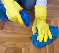 Trucs et astuces pour nettoyer un parquet brut facilement (1)
