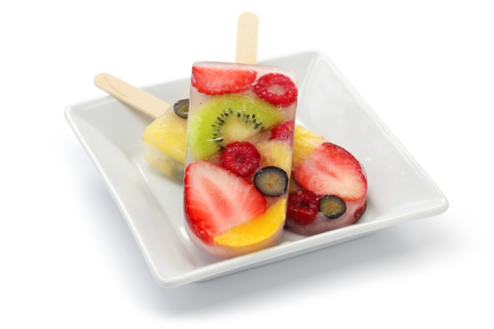 recette de glace de fruits pour un dessert d'été
