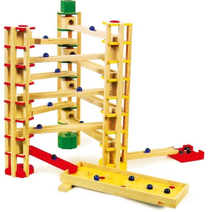 circuit pour billes, un jouet intéressant pour votre enfant en bois
