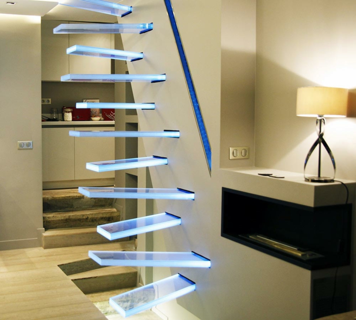 escalier design en verre