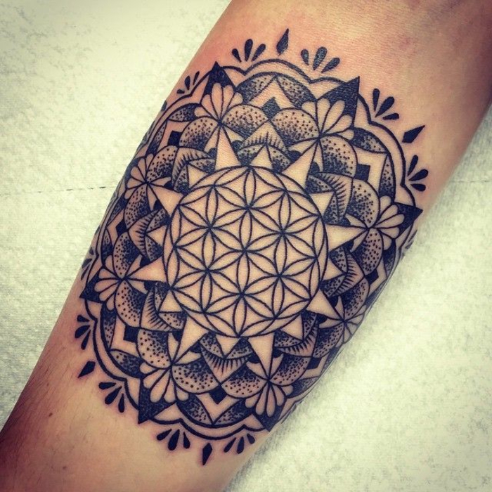 fleur de la vie tatouage mandala