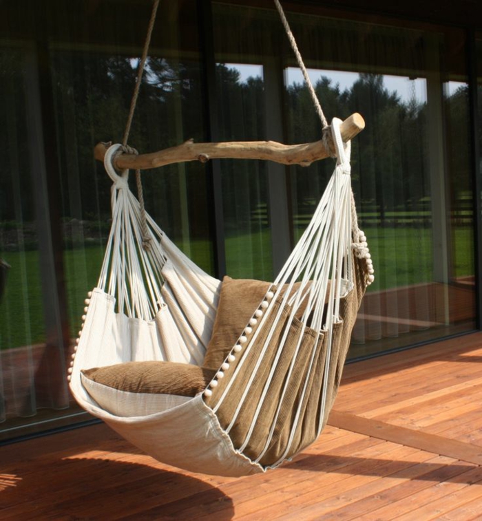 chaise hamac installée à la terrasse