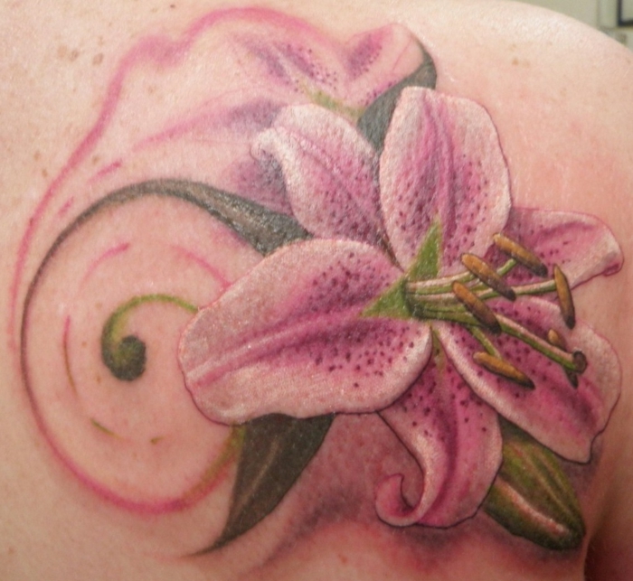 lys rose tatouage