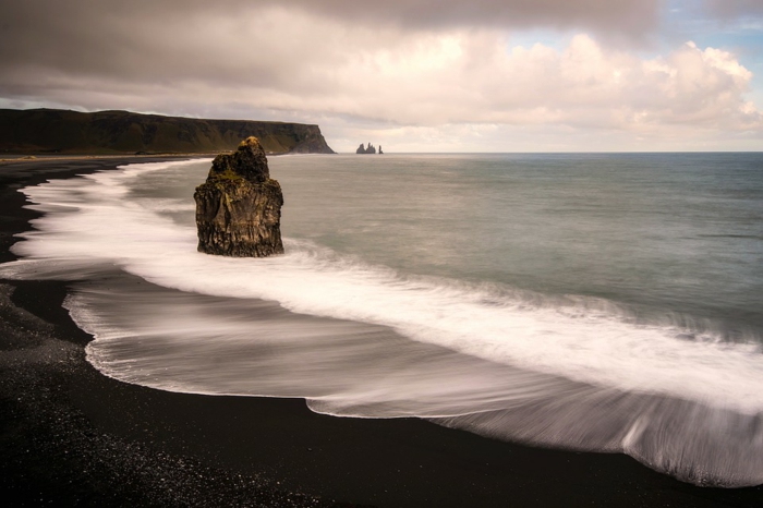 plage -voyager en Islande