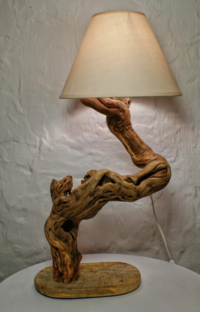 sculpture de bois flotté lampe